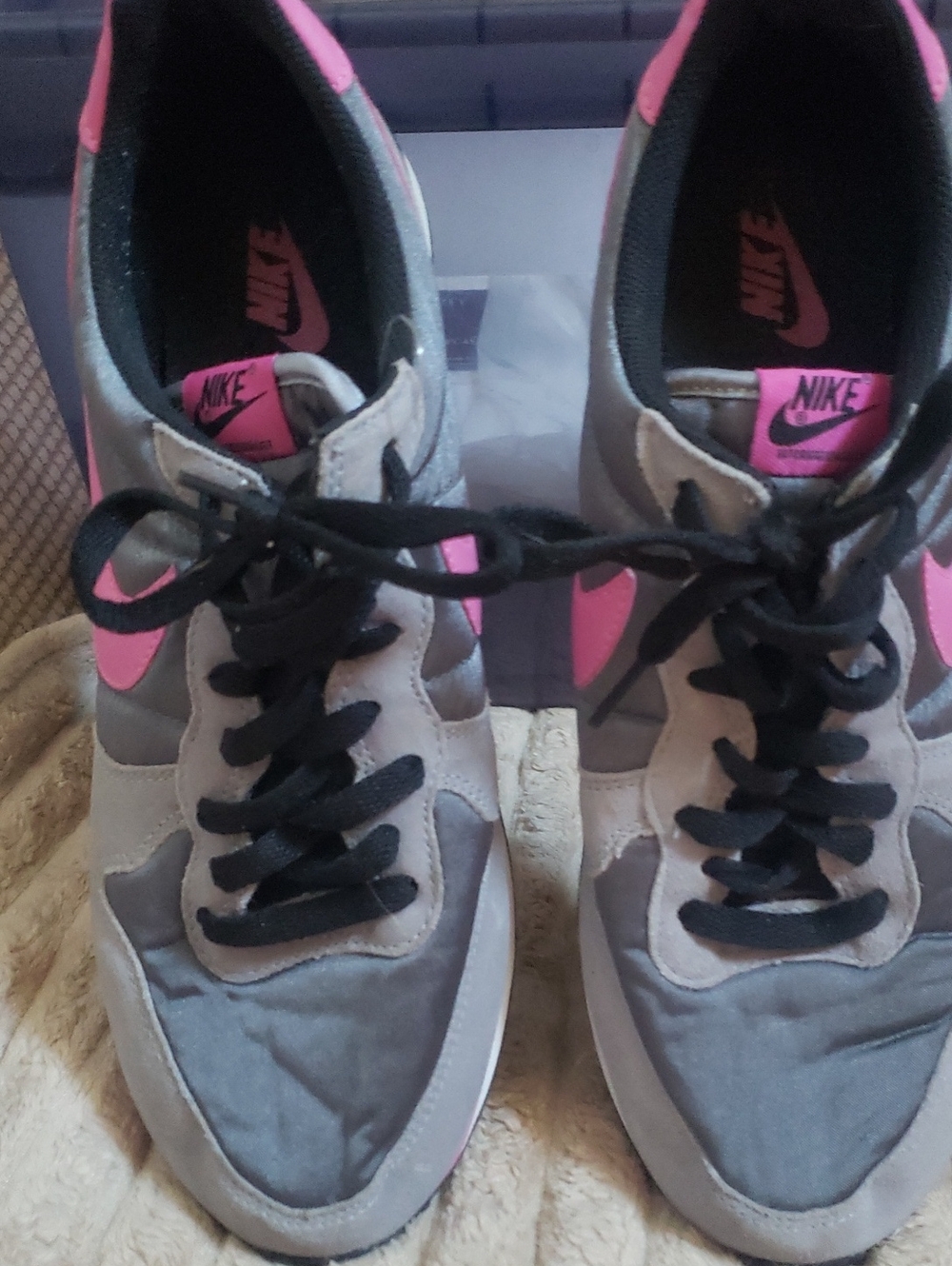 Nike Gray and Pink Women's Retro Sneakers Size 11